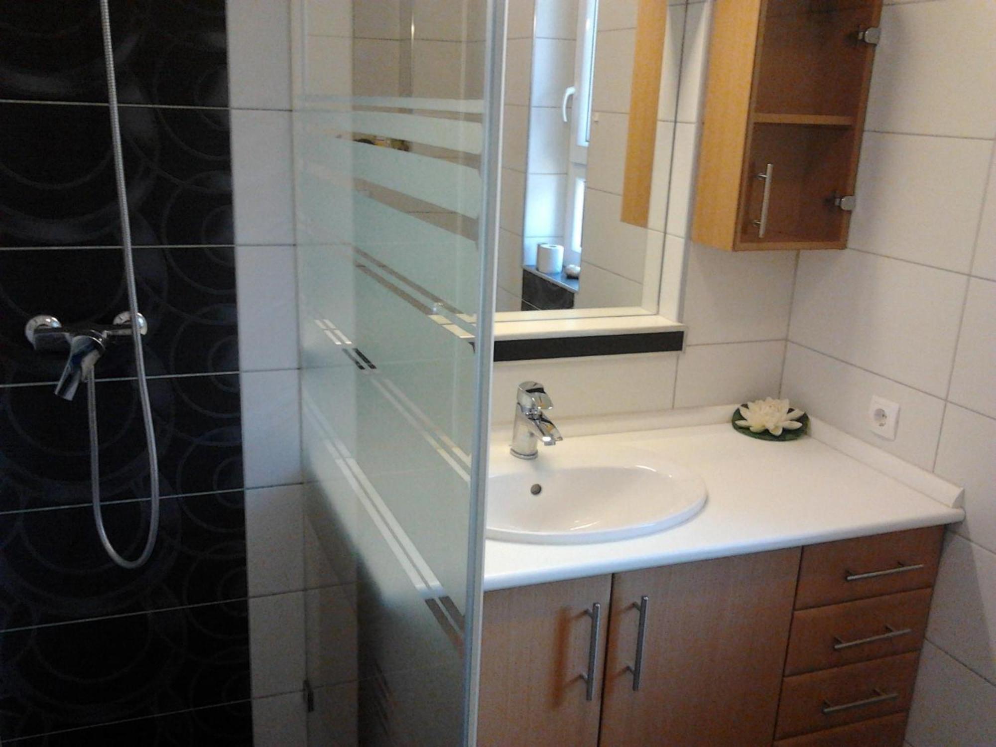 Mary Apartmanhaz Heviz Luaran gambar
