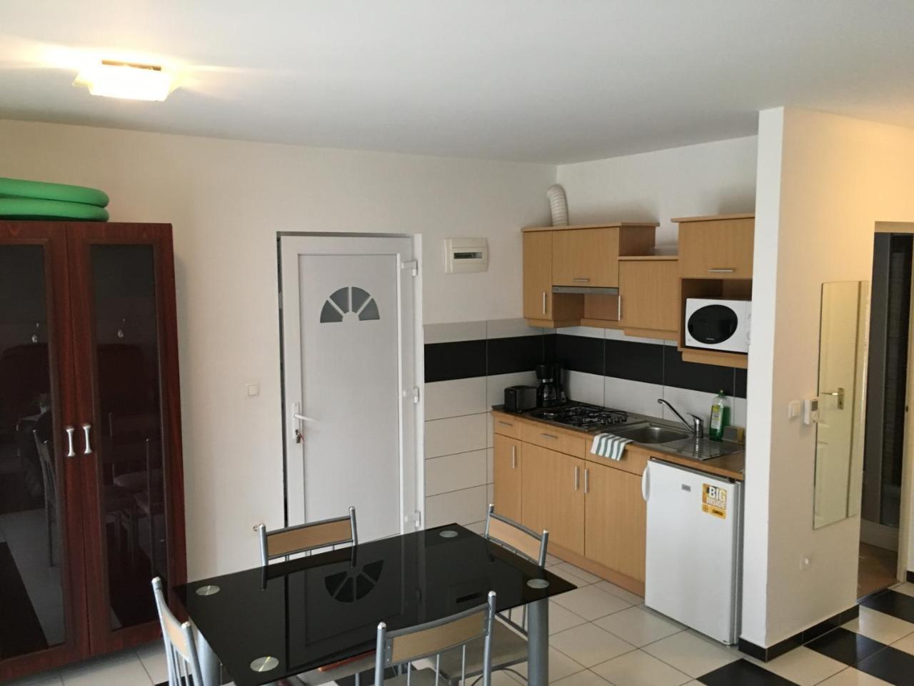 Mary Apartmanhaz Heviz Luaran gambar