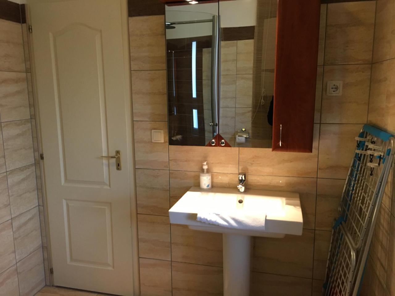 Mary Apartmanhaz Heviz Luaran gambar